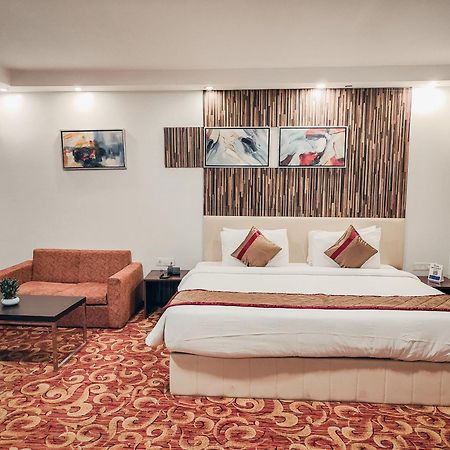 The Altruist Business Hotel Kharadi プネ エクステリア 写真