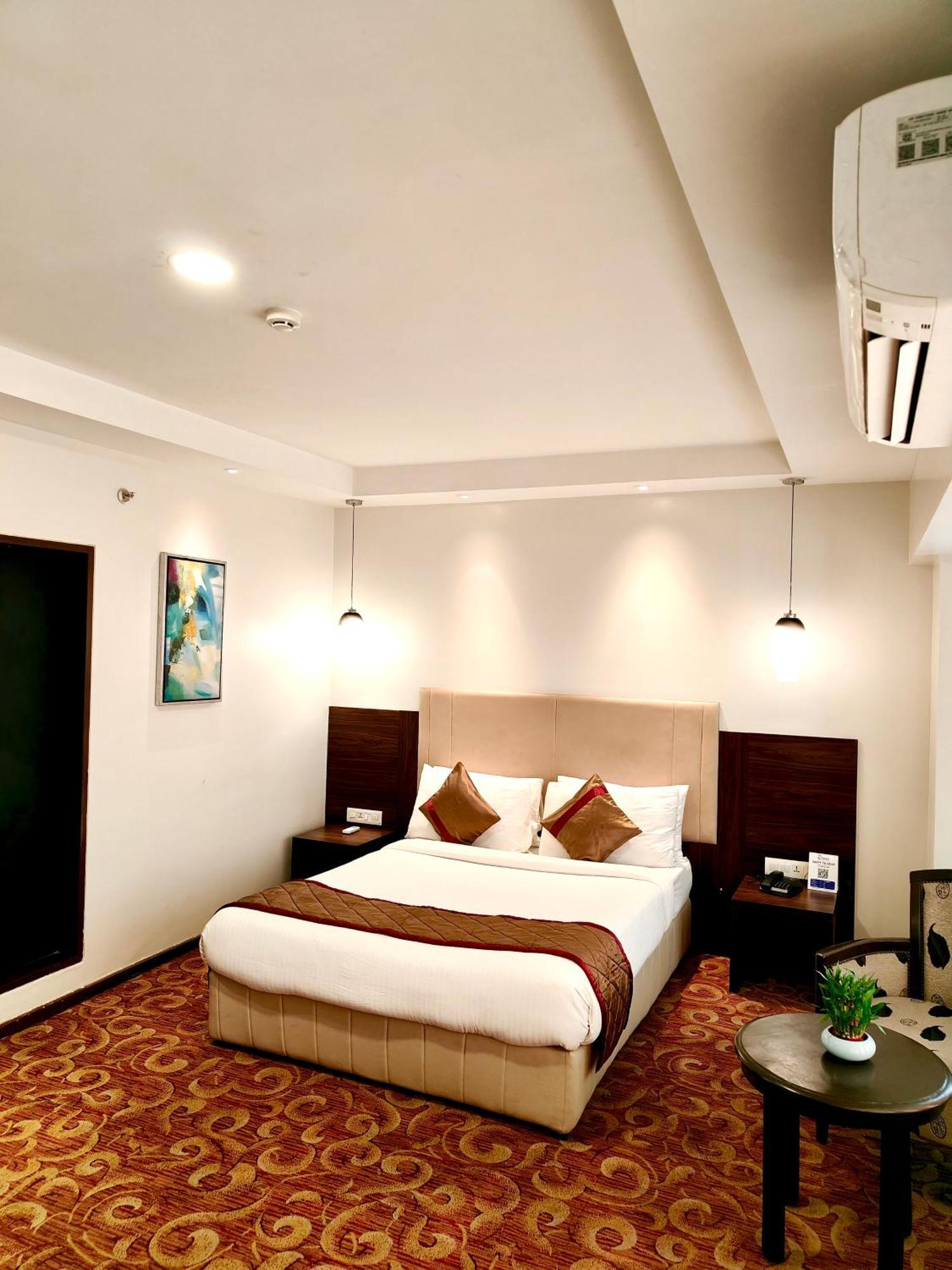 The Altruist Business Hotel Kharadi プネ エクステリア 写真