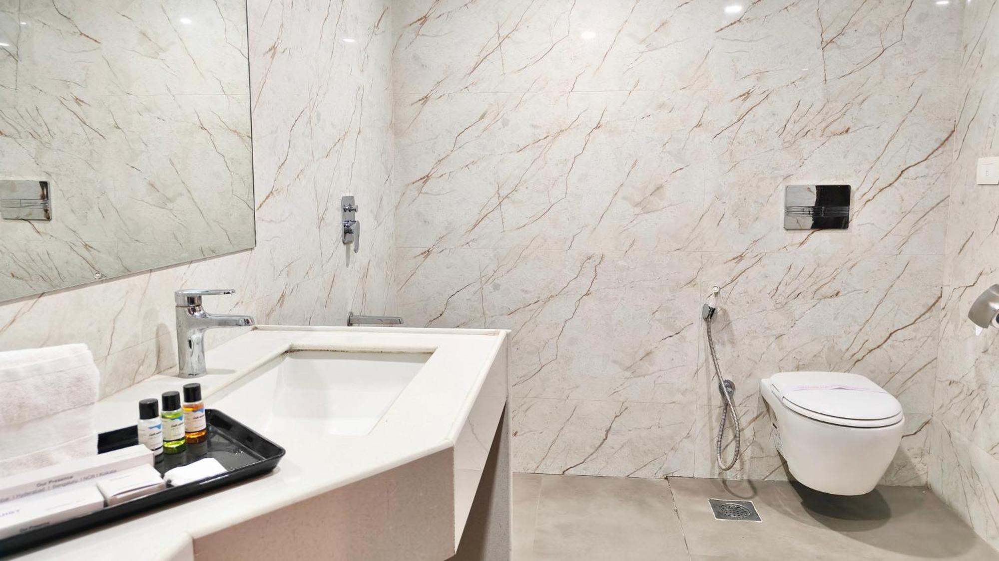 The Altruist Business Hotel Kharadi プネ エクステリア 写真