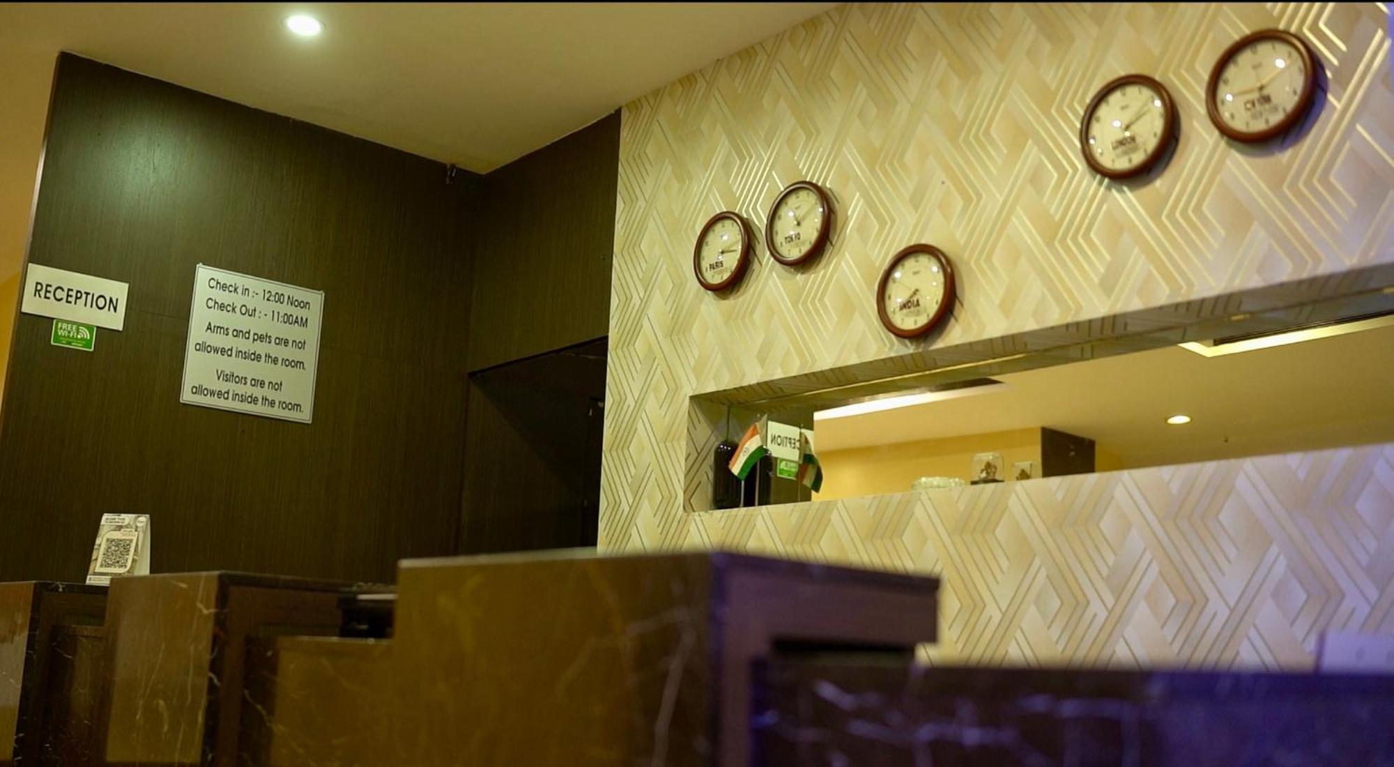 The Altruist Business Hotel Kharadi プネ エクステリア 写真